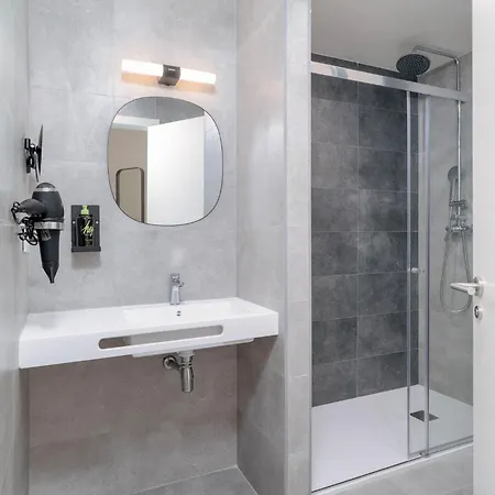 Daire Limehome Carrer De Sant Jacint Valensiya