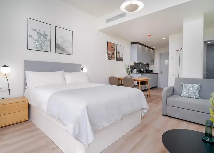 Limehome Carrer De Sant Jacint Валенсия